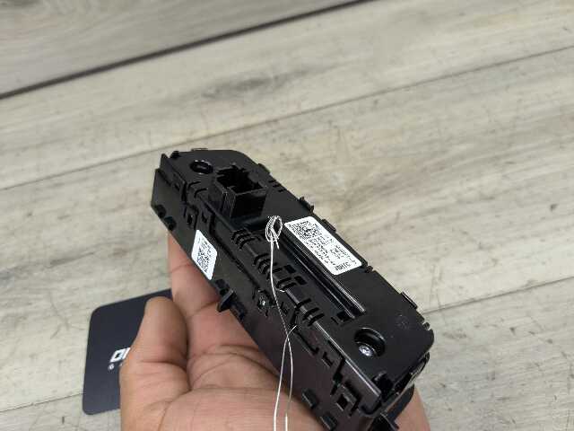 OEM BMW G20 G22 G23 G26 G42 G80 G82 AC Rear Heater Climate Control Switch Panel