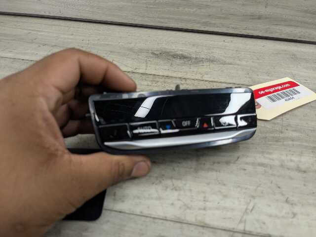 OEM BMW G20 G22 G23 G26 G42 G80 G82 AC Rear Heater Climate Control Switch Panel
