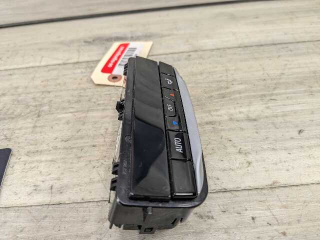 OEM BMW G20 G22 G23 G26 G42 G80 G82 AC Rear Heater Climate Control Switch Panel