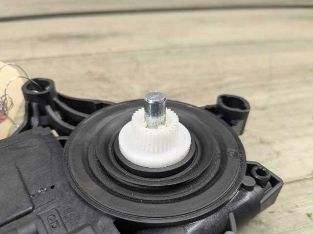 OEM BMW G20 G80 330 M340 REAR Right Passenger Side Door Window Regulator Motor