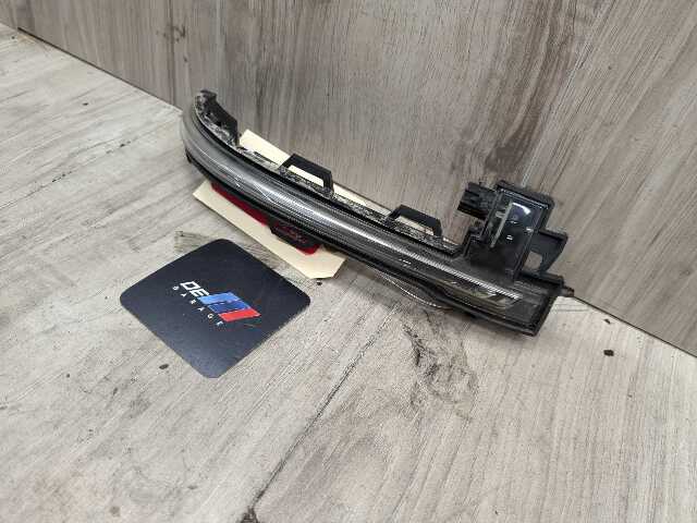 OEM BMW F15 F16 F25 F85 F86 X5 X6 Right Passenger Side Mirror Turn Signal Light