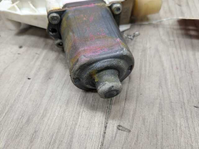 OEM BMW E84 E90 E91 328 335 M3 Front Left Driver Door Window Regulator Motor
