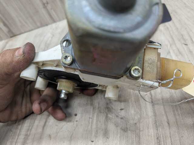 OEM BMW E84 E90 E91 328 335 M3 Front Left Driver Door Window Regulator Motor