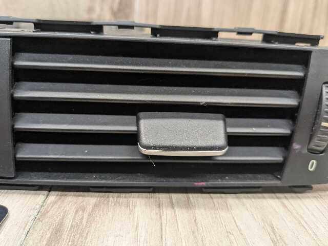 06-13 OEM BMW E90 E91 E92 E93 M3 Dashboard Center AC Air Vent Grille Trim