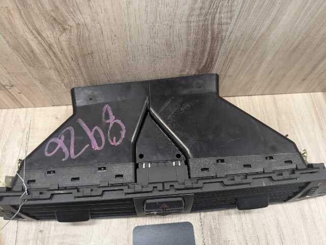 06-13 OEM BMW E90 E91 E92 E93 M3 Dashboard Center AC Air Vent Grille Trim