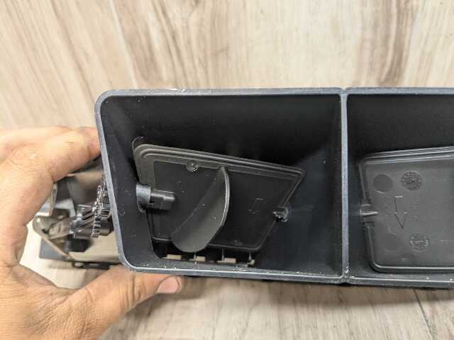 06-13 OEM BMW E90 E91 E92 E93 M3 Dashboard Center AC Air Vent Grille Trim