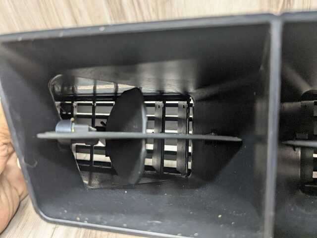06-13 OEM BMW E90 E91 E92 E93 M3 Dashboard Center AC Air Vent Grille Trim