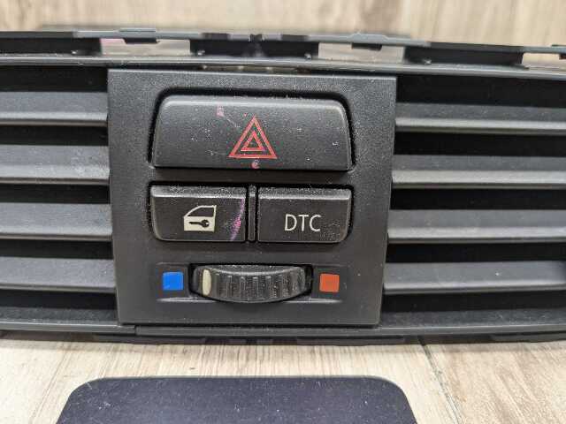 06-13 OEM BMW E90 E91 E92 E93 M3 Dashboard Center AC Air Vent Grille Trim