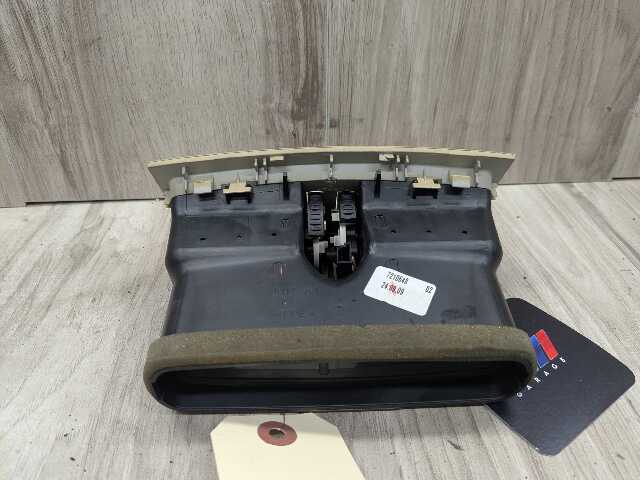 07-13 OEM BMW E92 328 335 Coupe Interior Central Console Rear Vent