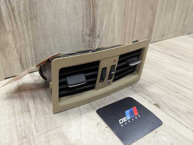 07-13 OEM BMW E92 328 335 Coupe Interior Central Console Rear Vent