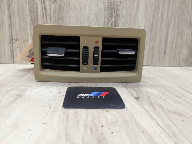 07-13 OEM BMW E92 328 335 Coupe Interior Central Console Rear Vent