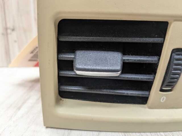 07-13 OEM BMW E92 328 335 Coupe Interior Central Console Rear Vent