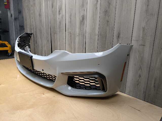 *18-20 OEM BMW G30 530 540 M550 M SPORT Front Bumper Cover Panel w Grilles White