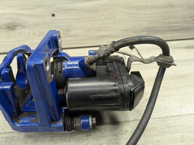 *OEM BMW G20 G22 G23 G26 G42 M240 M340 M440 REAR Left Driver Brake Caliper Blue