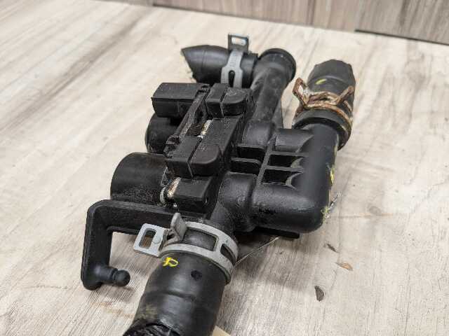OEM BMW F02 F06 F10 F12 F13 535 650 750 Engine Water Heater Control Valve Pump