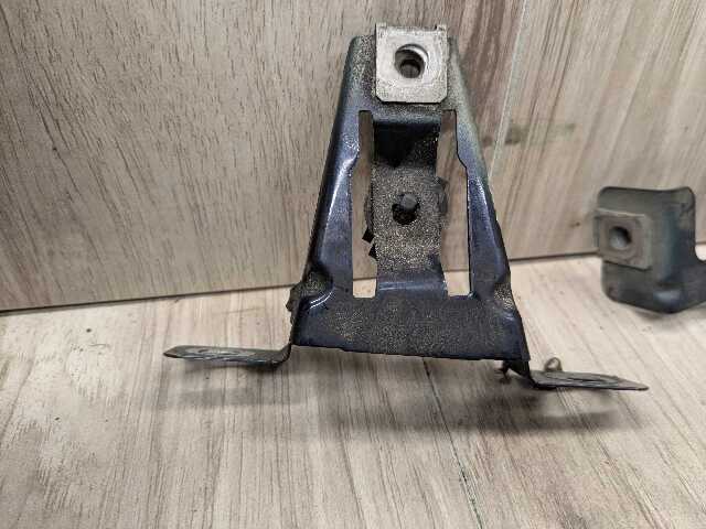 OEM BMW F01 F02 740 750 760 Front Right Passenger Fender Bracket Wing Holder SET
