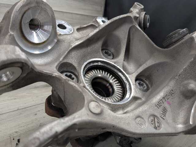 19-25 OEM BMW G20 330 M340 REAR Left Driver Knuckle Wheel Hub Spindle Bearing
