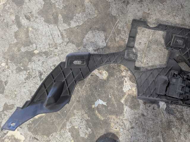 19-21 OEM BMW G20 M SPORT Rear Center Middle Bumper Support Brackets Mounts PAIR
