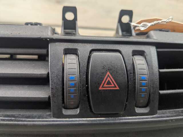 14-19 OEM BMW F15 F16 F85 F86 X5 X6 Dash Center Hazard Button AC Air Vent Grille