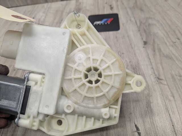 OEM BMW F90 F97 G01 G12* G30 X3 X5 Front Left Driver Door Window Regulator Motor