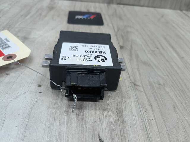 OEM BMW F90 G12 G20 G22 G23 G42 G80 G82 G83 M3 M5 Fuel Pump Control Module Unit