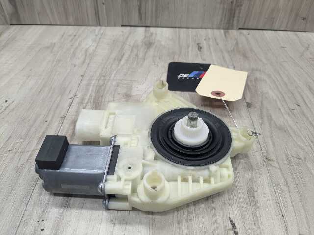 OEM BMW F90 G01 G12* G30 X3 X5 Front Right Passenger Door Window Regulator Motor