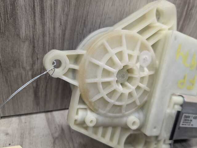 OEM BMW F90 G01 G12* G30 X3 X5 Front Right Passenger Door Window Regulator Motor