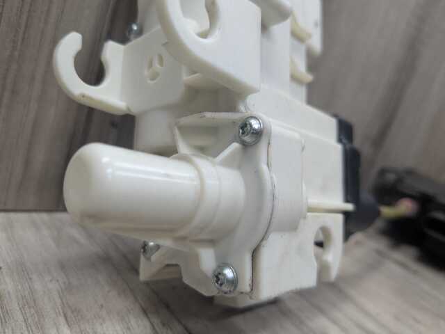 16-22 OEM BMW G11 G12 FRONT RIGHT PASSENGER Door Lock Latch Actuator SOFT CLOSE