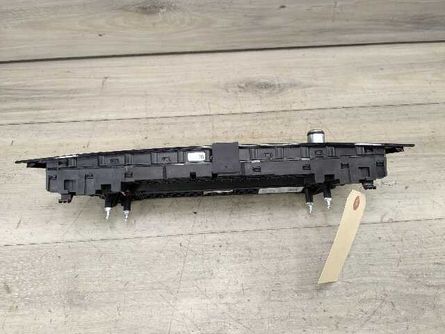 17-20 OEM BMW F90 G30 530 540 M550 AC Climate Control Panel Radio Media Buttons