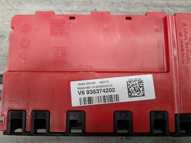 OEM BMW G11 G12 G14 G15 G16 G30 B+ Junction Terminal Power Relay Fuse Box