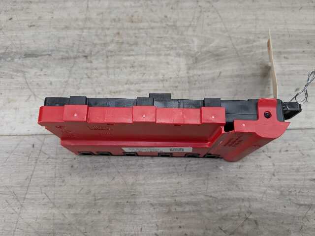 OEM BMW G11 G12 G14 G15 G16 G30 B+ Junction Terminal Power Relay Fuse Box