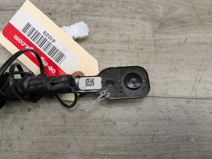 OEM BMW F90 G11 G12 G30 530 540 M550 750 M5 Front Left or Right Seatbelt Buckle