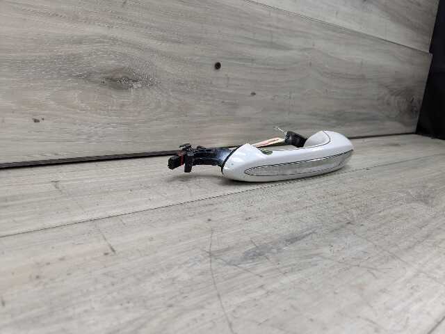 *OEM BMW F90 G30 540 M550 Front Rear Right Passenger Door Handle COMFORT White
