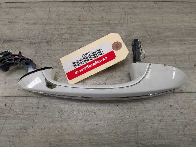 OEM BMW F90 G30 540 M550 Front Rear Right Passenger Door Handle COMFORT White