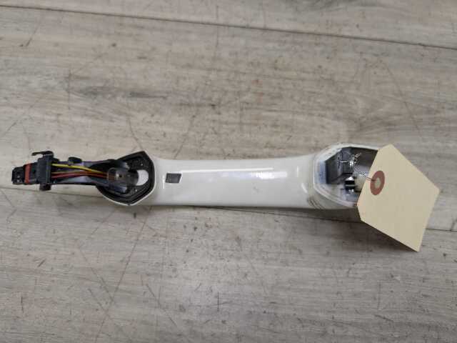 OEM BMW F90 G30 530 540 M550 FRONT Left Driver Door Handle COMFORT ACCESS White
