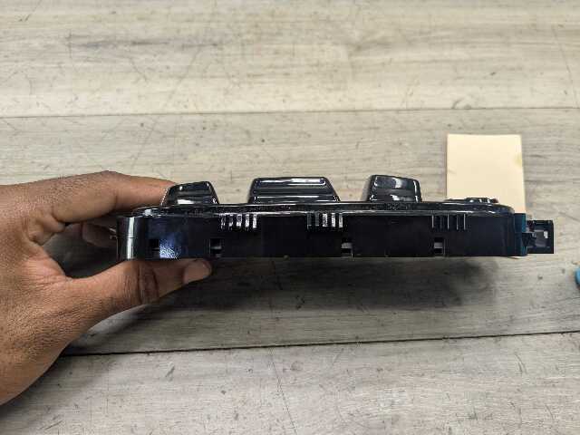 OEM BMW F90 G12 G30 530 540 M550 M5 Front Left Driver Seat Adjust Control Switch