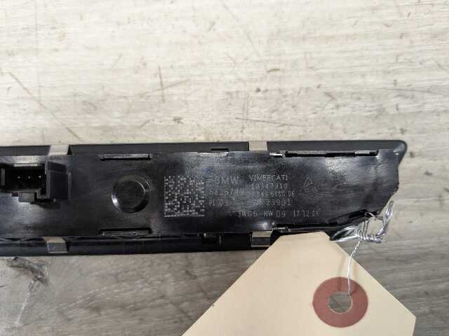 OEM BMW F90 M5 G30 530 540 M550 Front Right Passenger Seat Memory Switch Button