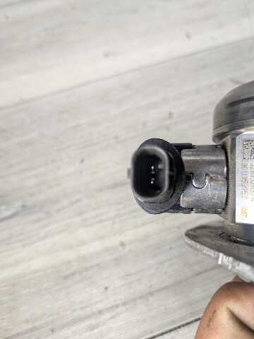 16-20 OEM BMW G11 G12 750 G30 M550 Engine N63R HPFP High Pressure Fuel Pump 1-4