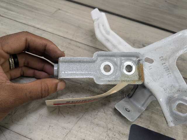OEM BMW F90 G30 530 540 M550 M5 Front Left Driver Fender Wing Holder Bracket SET