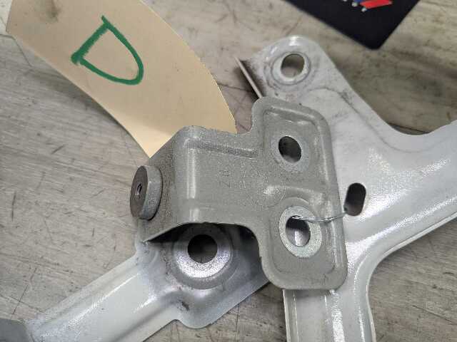OEM BMW F90 G30 530 540 M550 M5 Front Left Driver Fender Wing Holder Bracket SET