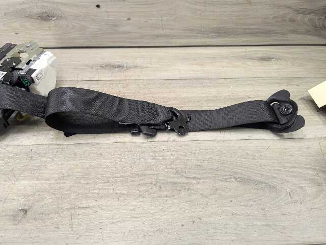 OEM BMW F90 G30 530 540 M550 M5 Front Right Passenger Seat Belt Retractor Black