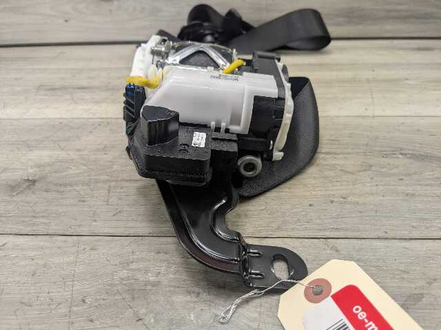 OEM BMW F90 G30 530 540 M550 M5 Front Right Passenger Seat Belt Retractor Black