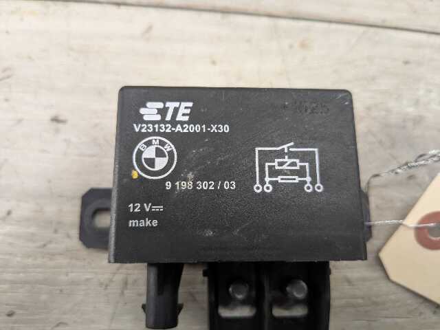 OEM BMW F10 F13 F02 F30 F32 F80 F82 F85 M3 M4 M6 Cooling Fan Relay Control 130A