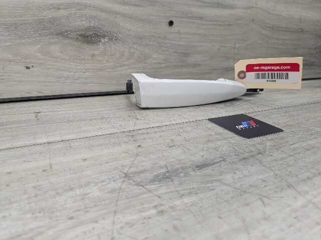 OEM BMW F23 F30 F32 F80 F82 M3 Right Passenger Door Handle COMFORT ACCESS White