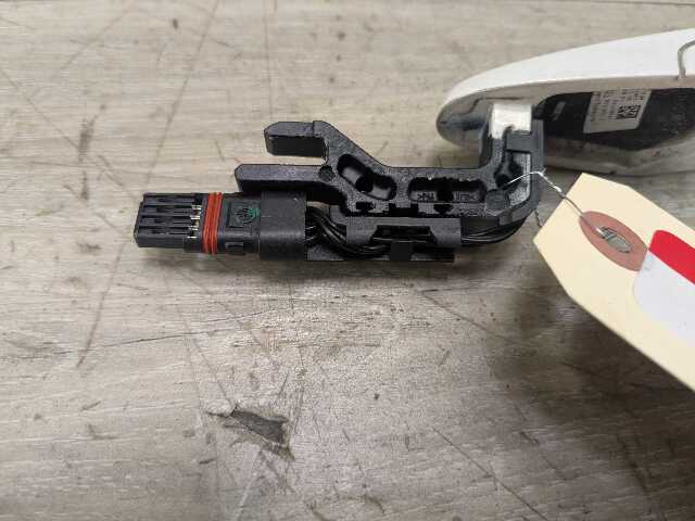OEM BMW F23 F30 F32 F80 F82 M3 Right Passenger Door Handle COMFORT ACCESS White