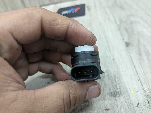 OEM BMW F44 G01* G05 G16 G20 G26 G30* G80 M3 M4 Bumper Parking PDC Sensor White