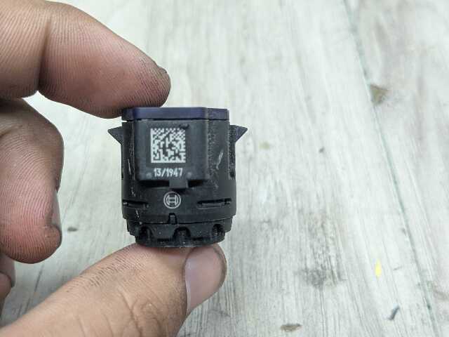 OEM BMW F44 G01* G05 G16 G20 G26 G30* G80 M3 M4 Bumper Parking PDC Sensor White