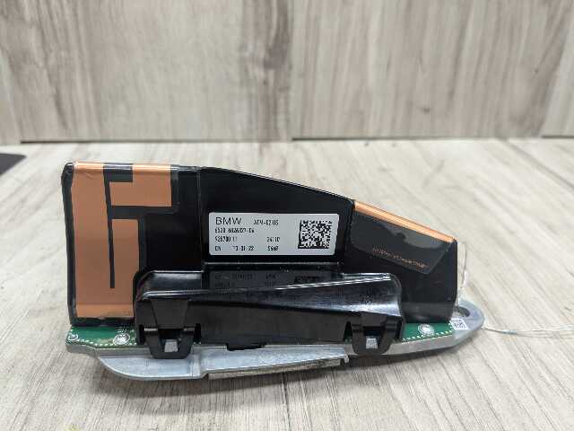 OEM BMW F97 F98 G01 G02 G05 G06 G07 G20 G30 Roof Shark Fin Radio Antenna Module