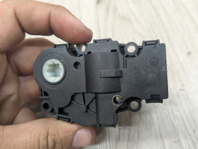 OEM BMW G01 G20 G22 G23 G26 G30 G42 HVAC Air Door Flap Motor Actuator