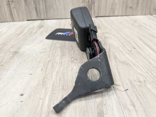 OEM BMW G42 G87 230 M240 M2 Rear Left Driver Side Seatbelt Seat Belt Buckle